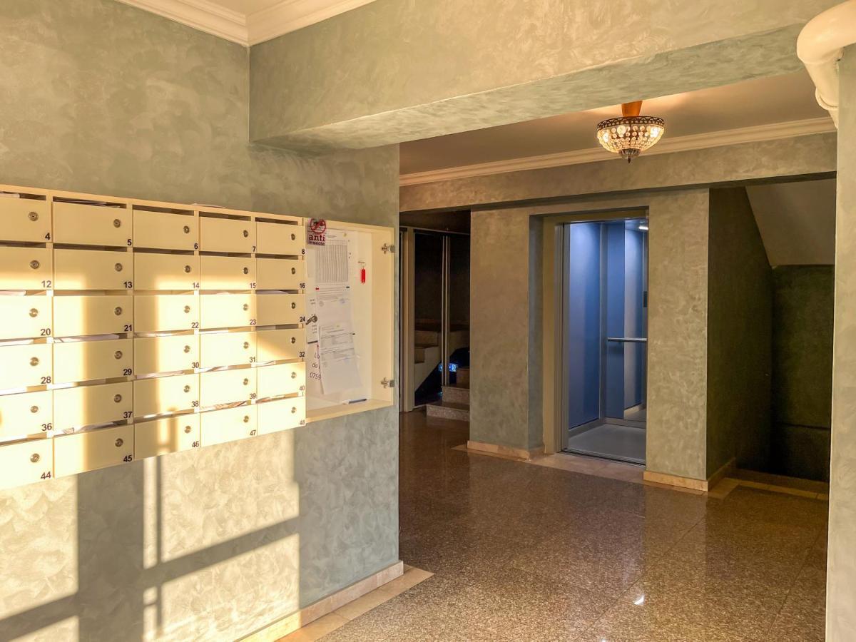 Uniquemoments Airport Apartment & Secure Parking & Airport Shuttle Jassy Zewnętrze zdjęcie
